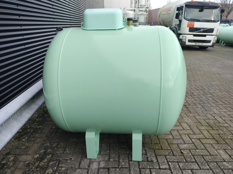 De Visser Propaan/Butaan LPG Tank 1600 L (0.8 ton) Gastank - Gas, Gaz, LPG, GPL, Propane, Butane tanks aboveground Ø 1250mm including tank fittings Tanks are built according to DIN EN 12542, with high quality steel. - Kraftstofftank für LKW: das Bild 1 De Visser Propaan/Butaan LPG Tank 1600 L (0.8 ton) Gastank - Gas, Gaz, LPG, GPL, Propane, Butane tanks aboveground Ø 1250mm including tank fittings Tanks are built according to DIN EN 12542, with high quality steel. - Kraftstofftank für LKW: das Bild 1