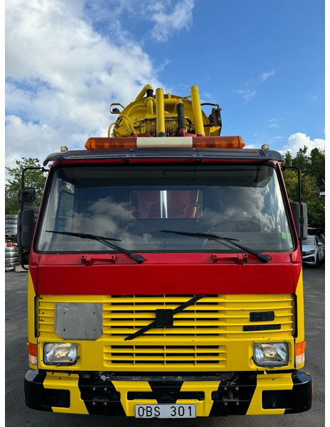 Volvo FL 10.320 12m3 Sludge / Vacuum & High Pressure-Truck, YM: 1990 - Saug-/ Spülfahrzeug: das Bild 2 Volvo FL 10.320 12m3 Sludge / Vacuum & High Pressure-Truck, YM: 1990 - Saug-/ Spülfahrzeug: das Bild 2