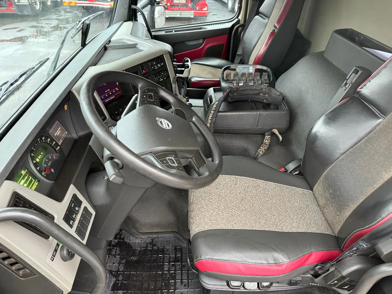 Pritsche LKW, Autokran Volvo FM 11.330 4x2, Flatbed-truck with 18t/m Crane, 2014: das Bild 14 Pritsche LKW, Autokran Volvo FM 11.330 4x2, Flatbed-truck with 18t/m Crane, 2014: das Bild 14