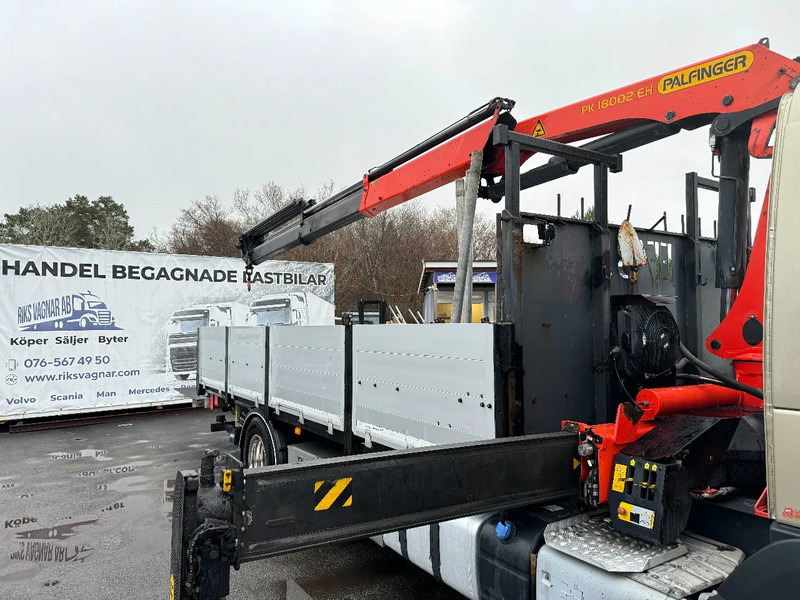 Pritsche LKW, Autokran Volvo FM 11.330 4x2, Flatbed-truck with 18t/m Crane, 2014: das Bild 13 Pritsche LKW, Autokran Volvo FM 11.330 4x2, Flatbed-truck with 18t/m Crane, 2014: das Bild 13