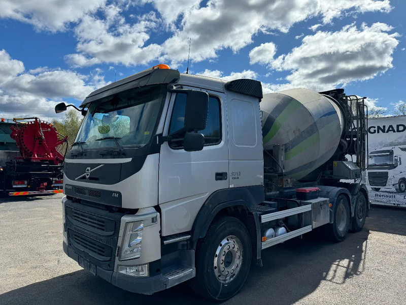 Volvo FM 370 6x2*4, 8m3 Mixer with Hyrdaulic slide, 2016 - Fahrmischer: das Bild 3 Volvo FM 370 6x2*4, 8m3 Mixer with Hyrdaulic slide, 2016 - Fahrmischer: das Bild 3