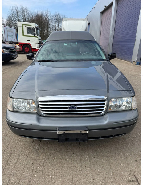 Ford VICTORIA CROWN **CORBILLARD-HEARSE-BESTATTUNGSWAGEN** - PKW: das Bild 3 Ford VICTORIA CROWN **CORBILLARD-HEARSE-BESTATTUNGSWAGEN** - PKW: das Bild 3