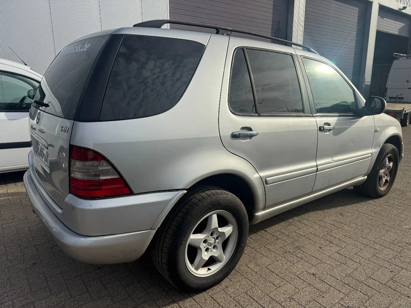 Mercedes-Benz M-Klasse ML **270CDI-AIRCO-FRENCH CAR** - SUV/ Geländewagen: das Bild 4 Mercedes-Benz M-Klasse ML **270CDI-AIRCO-FRENCH CAR** - SUV/ Geländewagen: das Bild 4