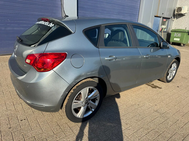 Opel Astra **EURO5-AIRCO** - Limousine: das Bild 4 Opel Astra **EURO5-AIRCO** - Limousine: das Bild 4