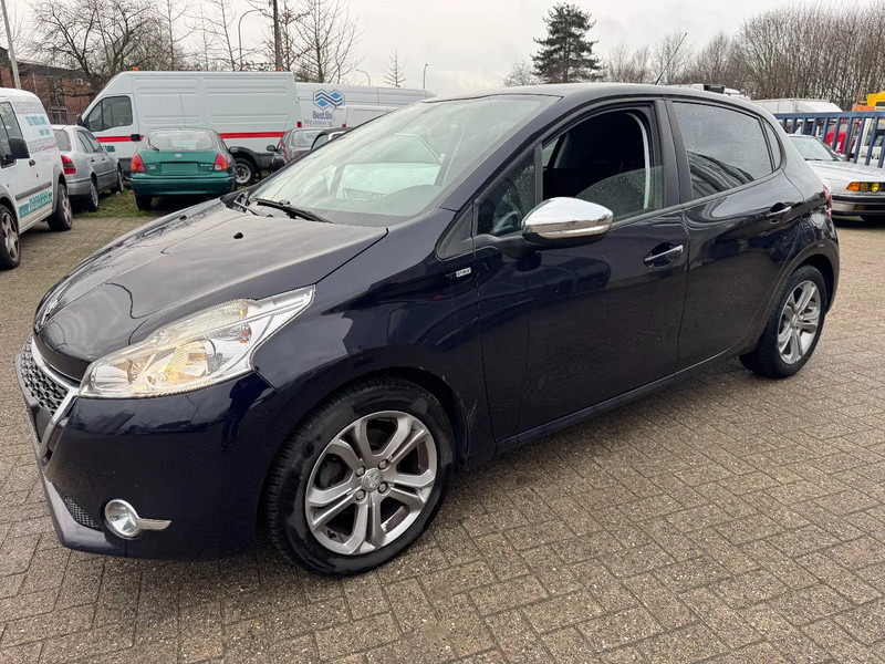 Peugeot 208 **STYLE-EURO 5B-AIRCO** - Schrägheck: das Bild 1 Peugeot 208 **STYLE-EURO 5B-AIRCO** - Schrägheck: das Bild 1