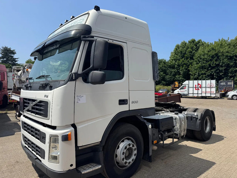 Volvo FM 300 **EURO 3-BELGIAN TRUCK-I SHIFT-PTO** - Sattelzugmaschine: das Bild 1 Volvo FM 300 **EURO 3-BELGIAN TRUCK-I SHIFT-PTO** - Sattelzugmaschine: das Bild 1