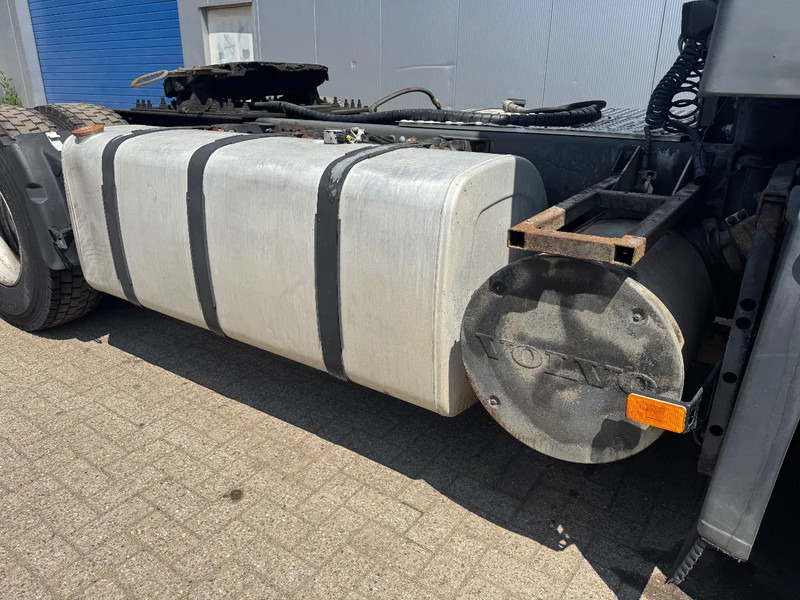 Volvo FM 300 **EURO 3-BELGIAN TRUCK-I SHIFT-PTO** - Sattelzugmaschine: das Bild 4 Volvo FM 300 **EURO 3-BELGIAN TRUCK-I SHIFT-PTO** - Sattelzugmaschine: das Bild 4