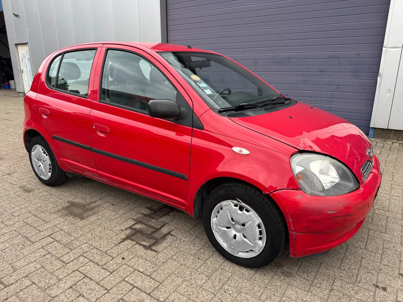 Toyota Yaris **5DOORS-PETROL** - Limousine: das Bild 3 Toyota Yaris **5DOORS-PETROL** - Limousine: das Bild 3