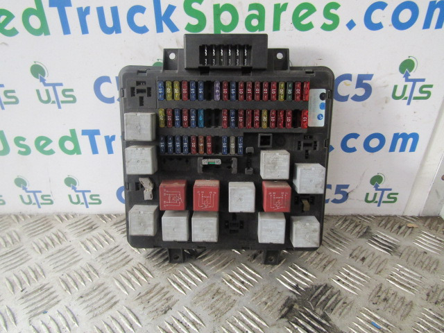 DAF CF65 FUSEBOARD 151023 020406 - Elektrische Ausrüstung für LKW: das Bild 1 DAF CF65 FUSEBOARD 151023 020406 - Elektrische Ausrüstung für LKW: das Bild 1