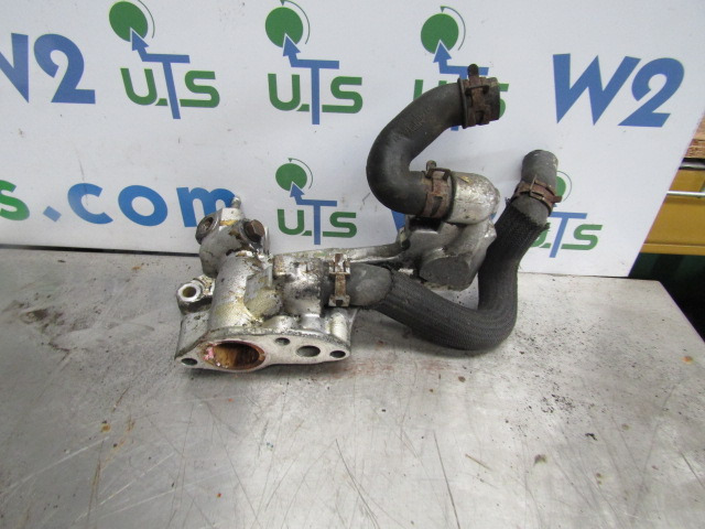 HINO 300 SERIES (N04C) THERMO STAT HOUSING - Motor und Teile für LKW: das Bild 1 HINO 300 SERIES (N04C) THERMO STAT HOUSING - Motor und Teile für LKW: das Bild 1