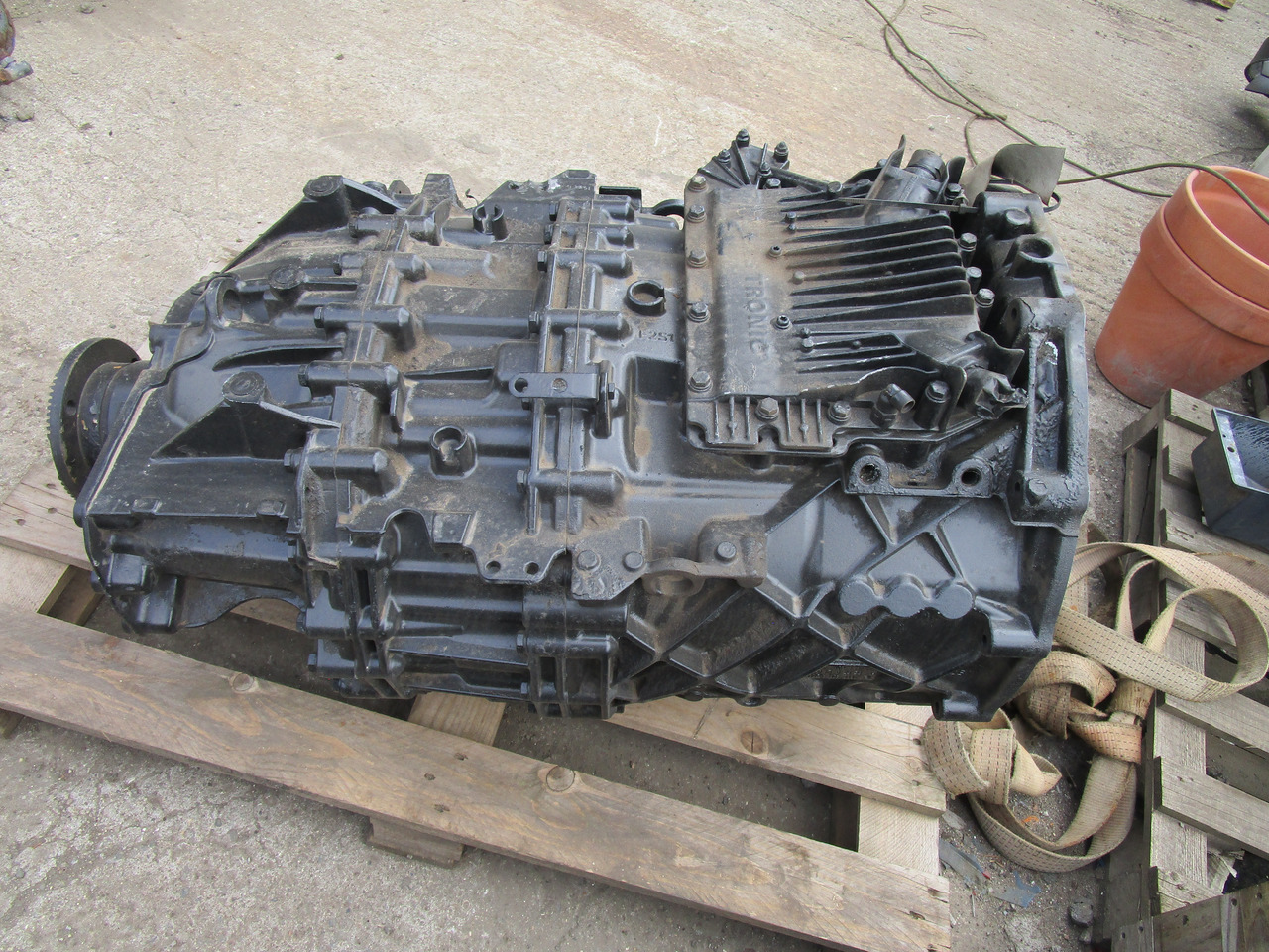 MAN ZF ASTRONIC GEARBOX TYPE 12AS2330TD - Getriebe für LKW: das Bild 2 MAN ZF ASTRONIC GEARBOX TYPE 12AS2330TD - Getriebe für LKW: das Bild 2