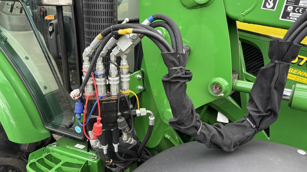 John Deere 5075E STUFE V - Traktor: das Bild 4 John Deere 5075E STUFE V - Traktor: das Bild 4