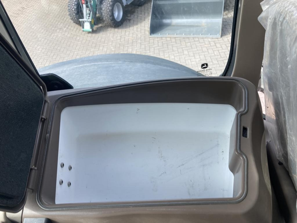 John Deere 6R230 - Traktor: das Bild 3 John Deere 6R230 - Traktor: das Bild 3
