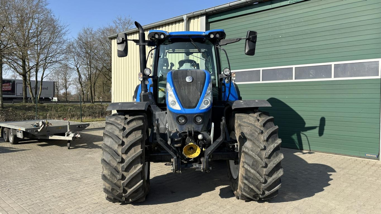 Traktor New Holland T 7.210: das Bild 38