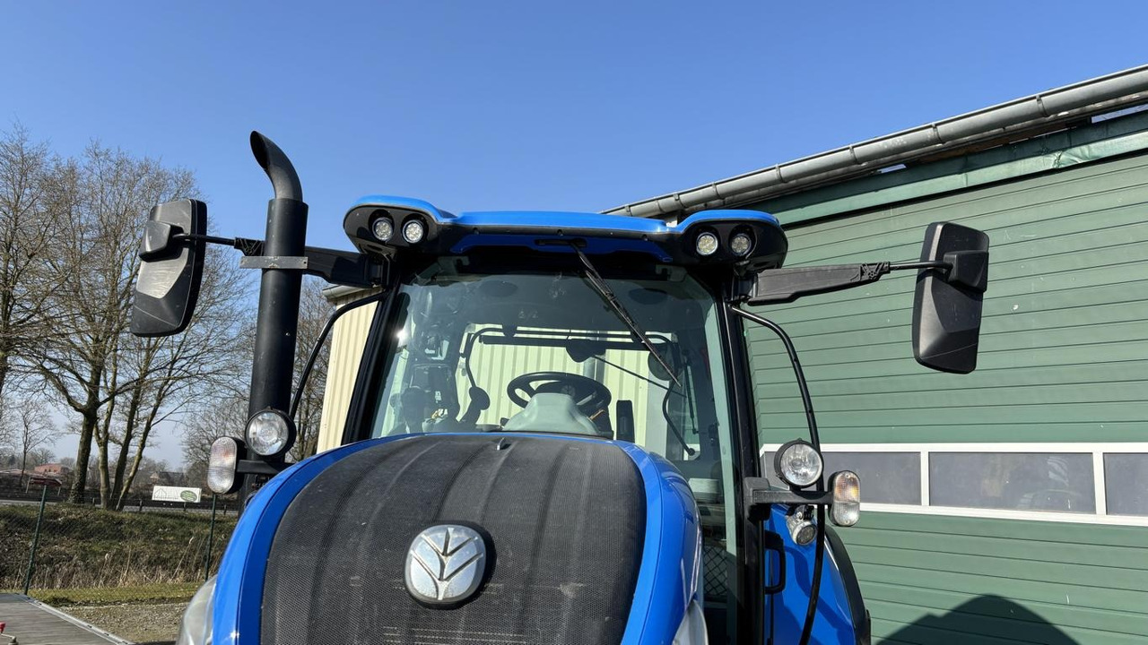 Traktor New Holland T 7.210: das Bild 24