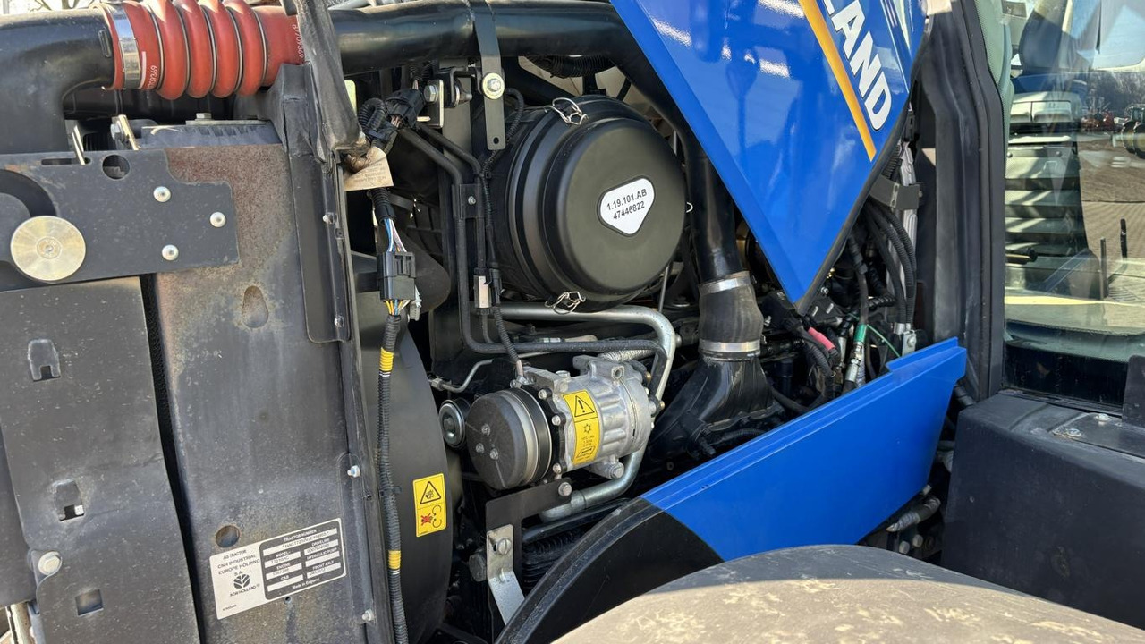 Traktor New Holland T 7.210: das Bild 27