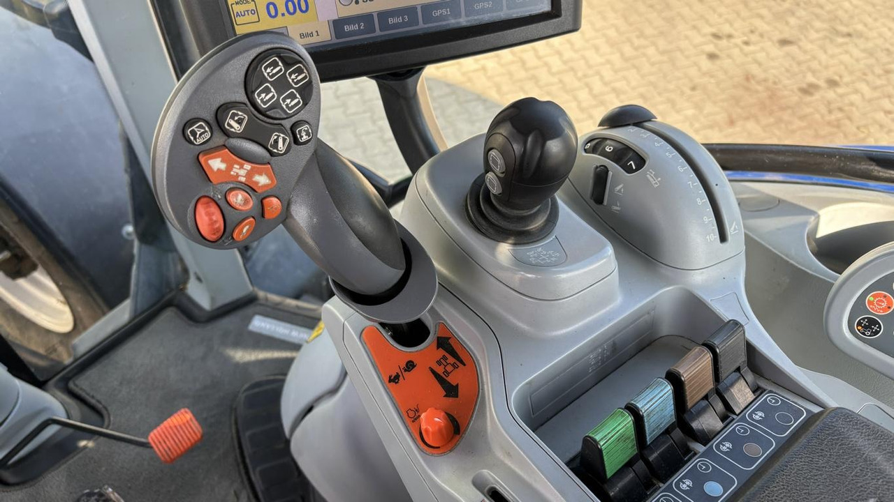 Traktor New Holland T 7.210: das Bild 8