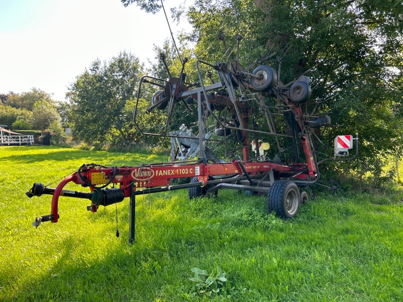 Vicon Fanex 1103 C - Heuwender/ Wenderechen: das Bild 1 Vicon Fanex 1103 C - Heuwender/ Wenderechen: das Bild 1