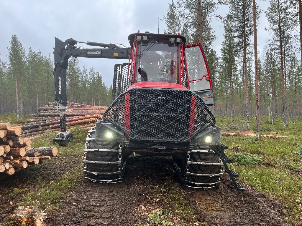 Komatsu 875 - Forwarder: das Bild 1 Komatsu 875 - Forwarder: das Bild 1