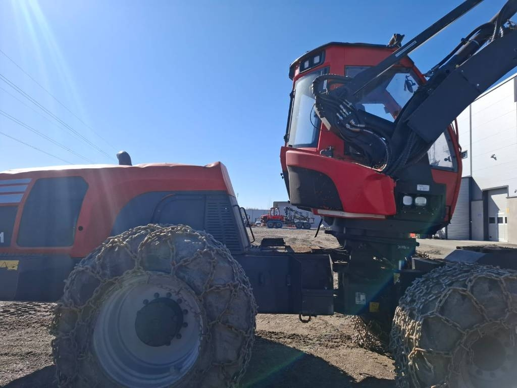 Komatsu 911 - Harvester: das Bild 2 Komatsu 911 - Harvester: das Bild 2