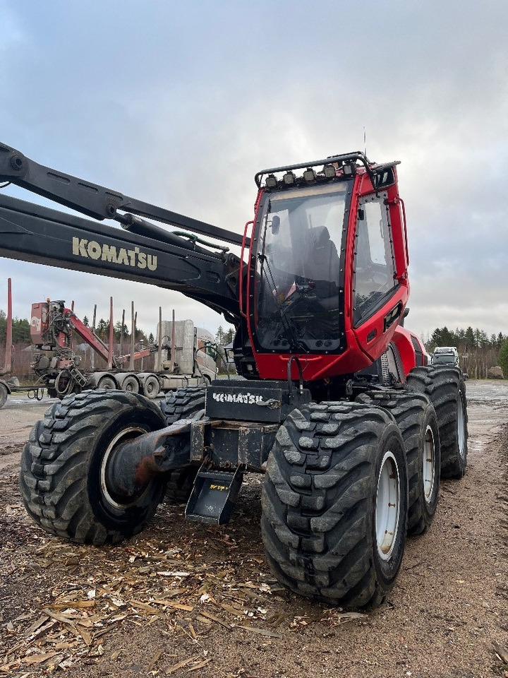 Komatsu 911 - Harvester: das Bild 1 Komatsu 911 - Harvester: das Bild 1