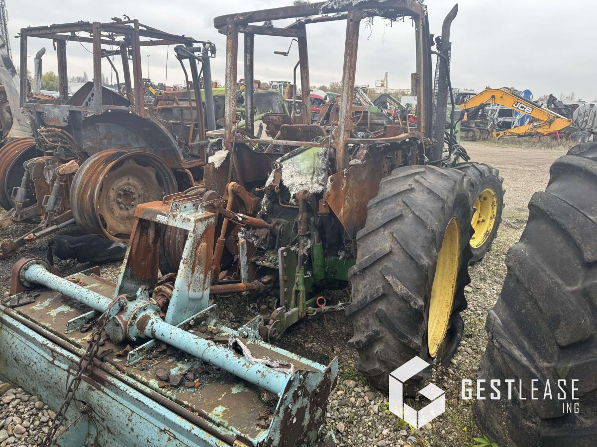 John Deere 5720 - Traktor: das Bild 3 John Deere 5720 - Traktor: das Bild 3