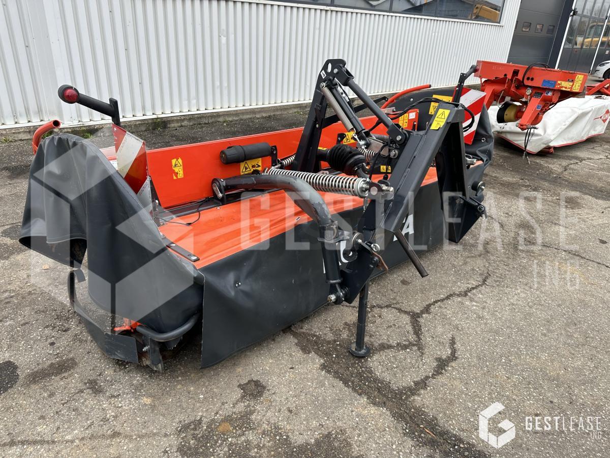 KUBOTA DM4032 - Mähwerk: das Bild 2 KUBOTA DM4032 - Mähwerk: das Bild 2