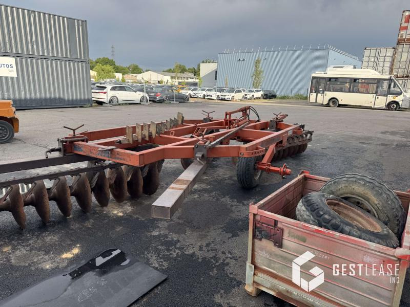 Razol 4M - Scheibenegge: das Bild 3 Razol 4M - Scheibenegge: das Bild 3