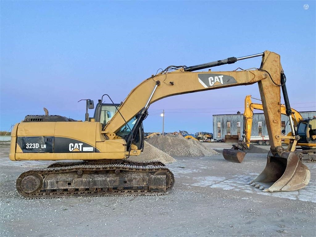 CAT 323 DLN - Kettenbagger: das Bild 5 CAT 323 DLN - Kettenbagger: das Bild 5