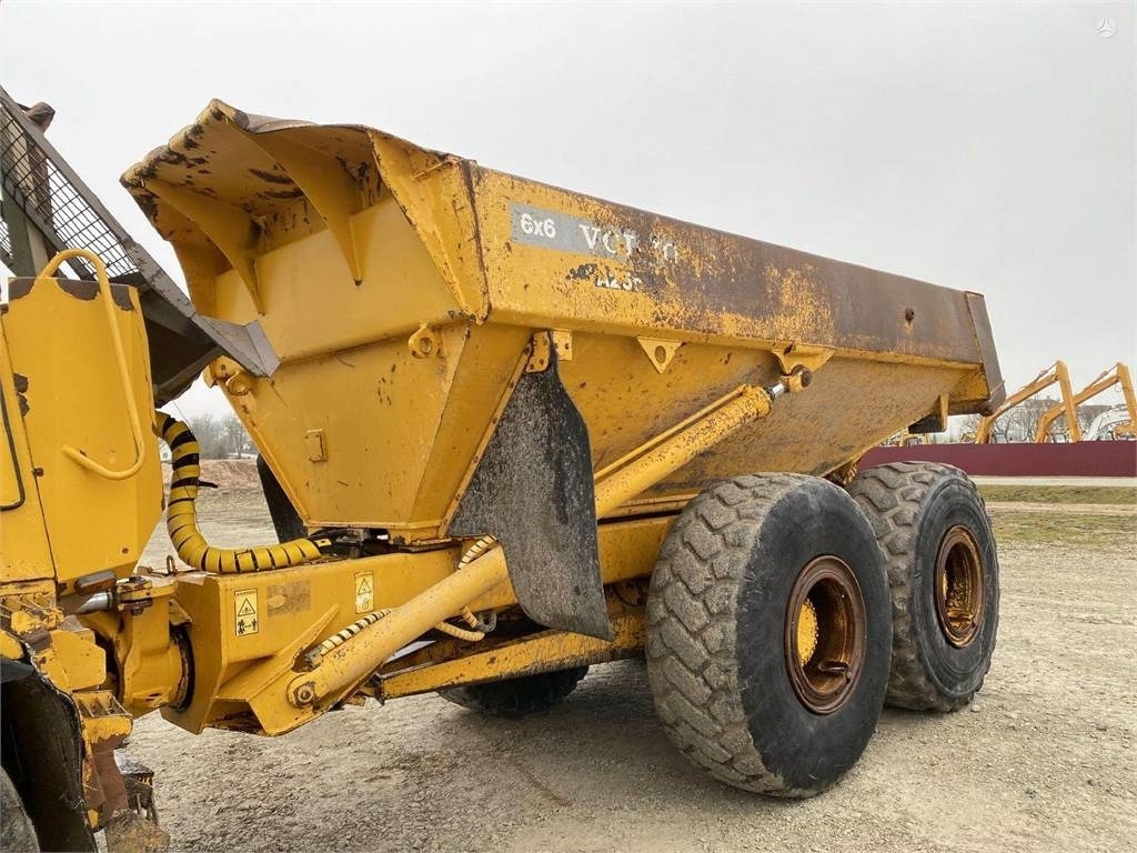 Knickgelenkter Dumper Volvo A25C , Nr.6: das Bild 24