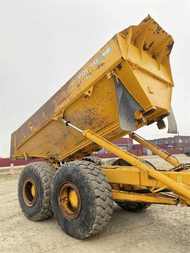 Knickgelenkter Dumper Volvo A25C , Nr.6: das Bild 11