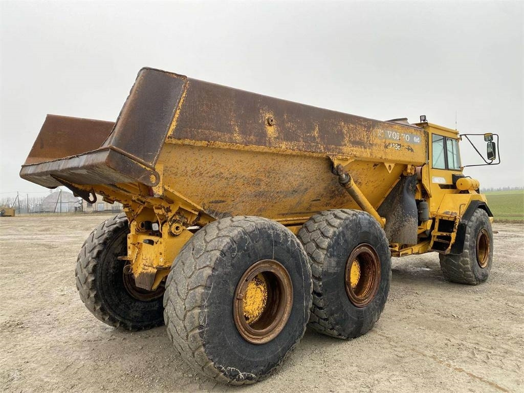Knickgelenkter Dumper Volvo A25C , Nr.6: das Bild 8