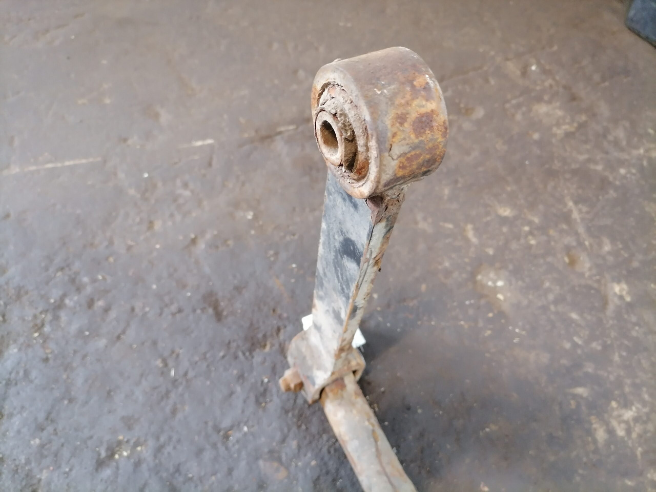MAN Anti-roll bar 81437156074 - Stabilisator für LKW: das Bild 3 MAN Anti-roll bar 81437156074 - Stabilisator für LKW: das Bild 3