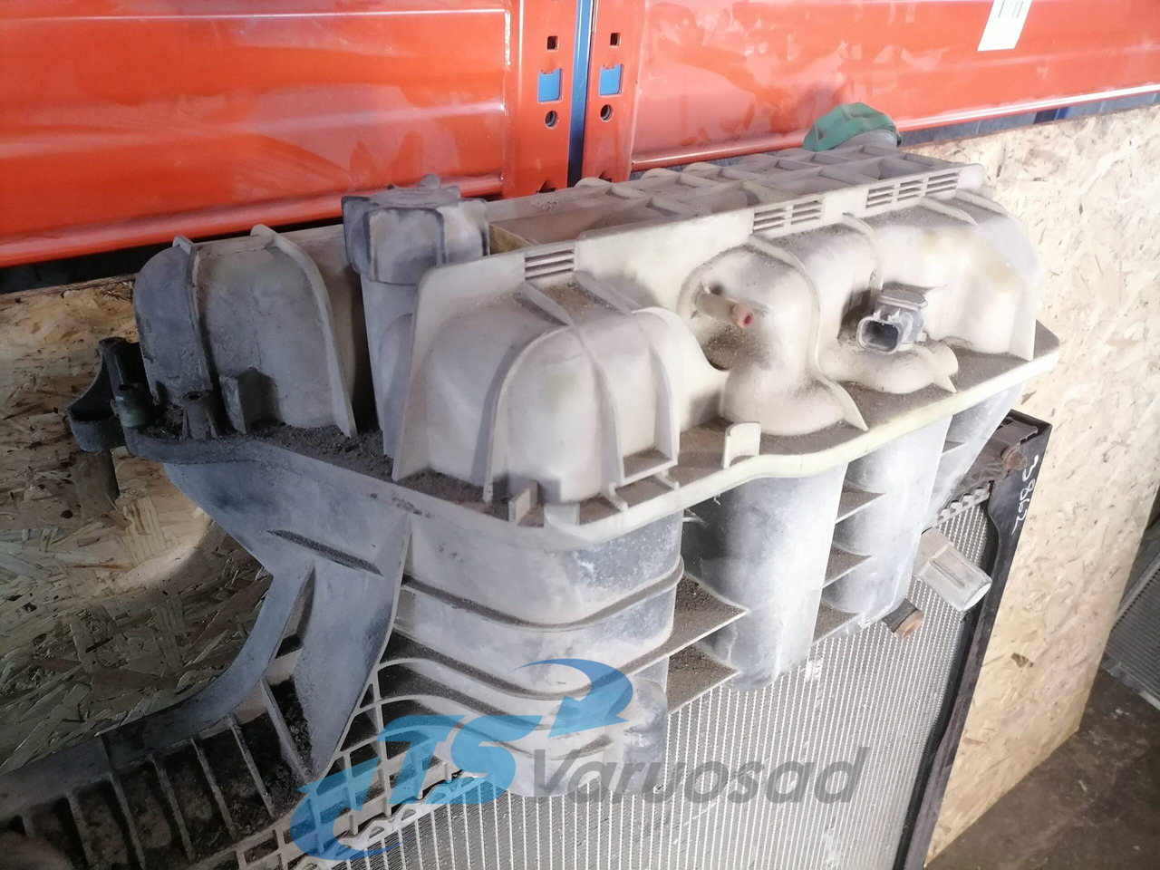 MAN Cooling radiator 81061016512 - Kühler für LKW: das Bild 4 MAN Cooling radiator 81061016512 - Kühler für LKW: das Bild 4