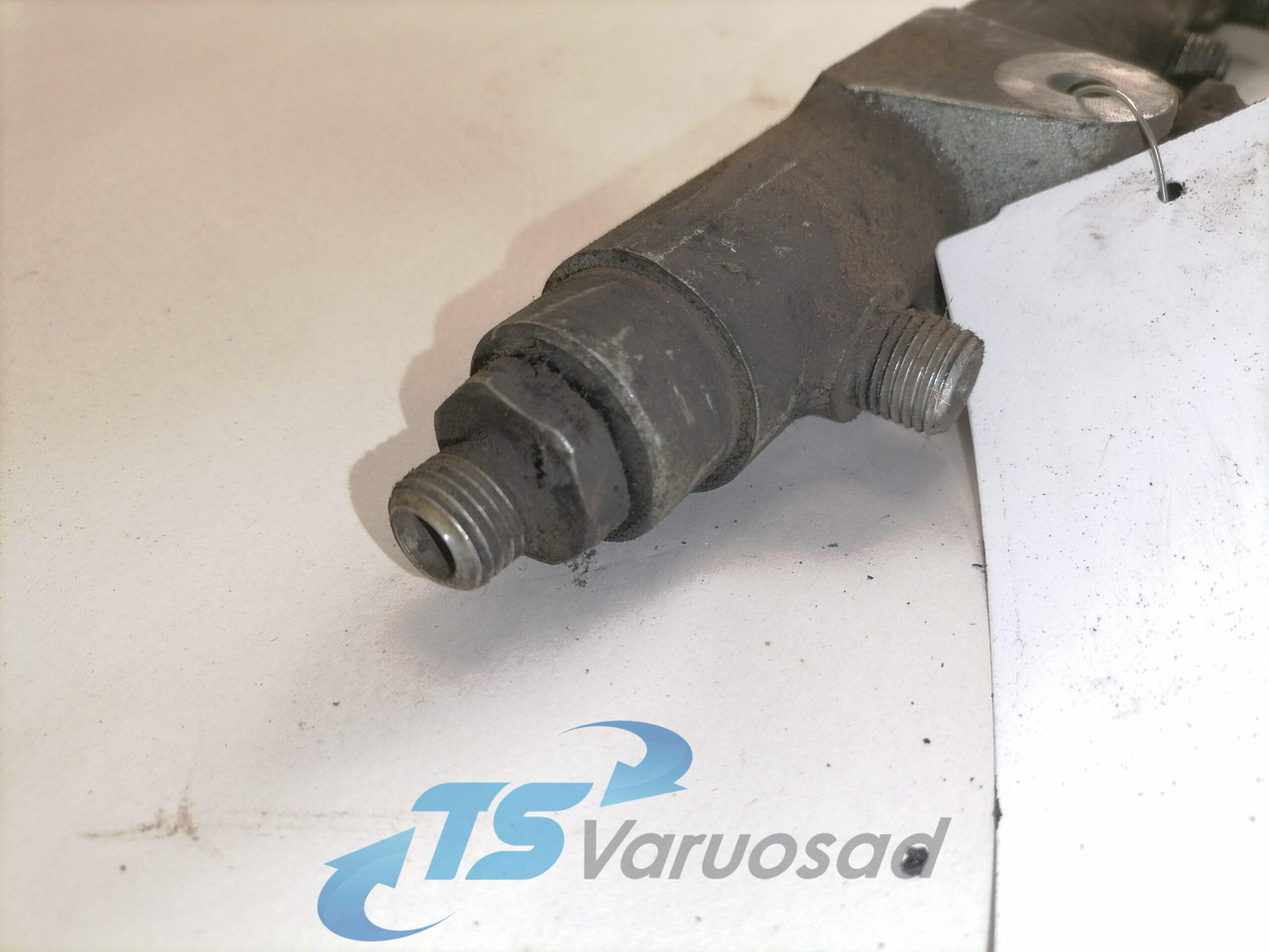 MAN Fuel collector 51103116058 - Kraftstoffaufbereitung/ Kraftstoffförderung für LKW: das Bild 3 MAN Fuel collector 51103116058 - Kraftstoffaufbereitung/ Kraftstoffförderung für LKW: das Bild 3