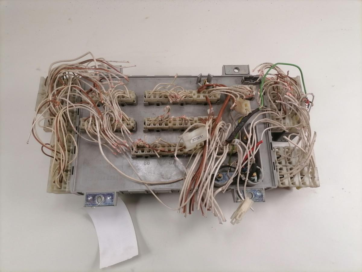 MAN Kaitsmepaneel 81254446060 - Sicherung für LKW: das Bild 4 MAN Kaitsmepaneel 81254446060 - Sicherung für LKW: das Bild 4