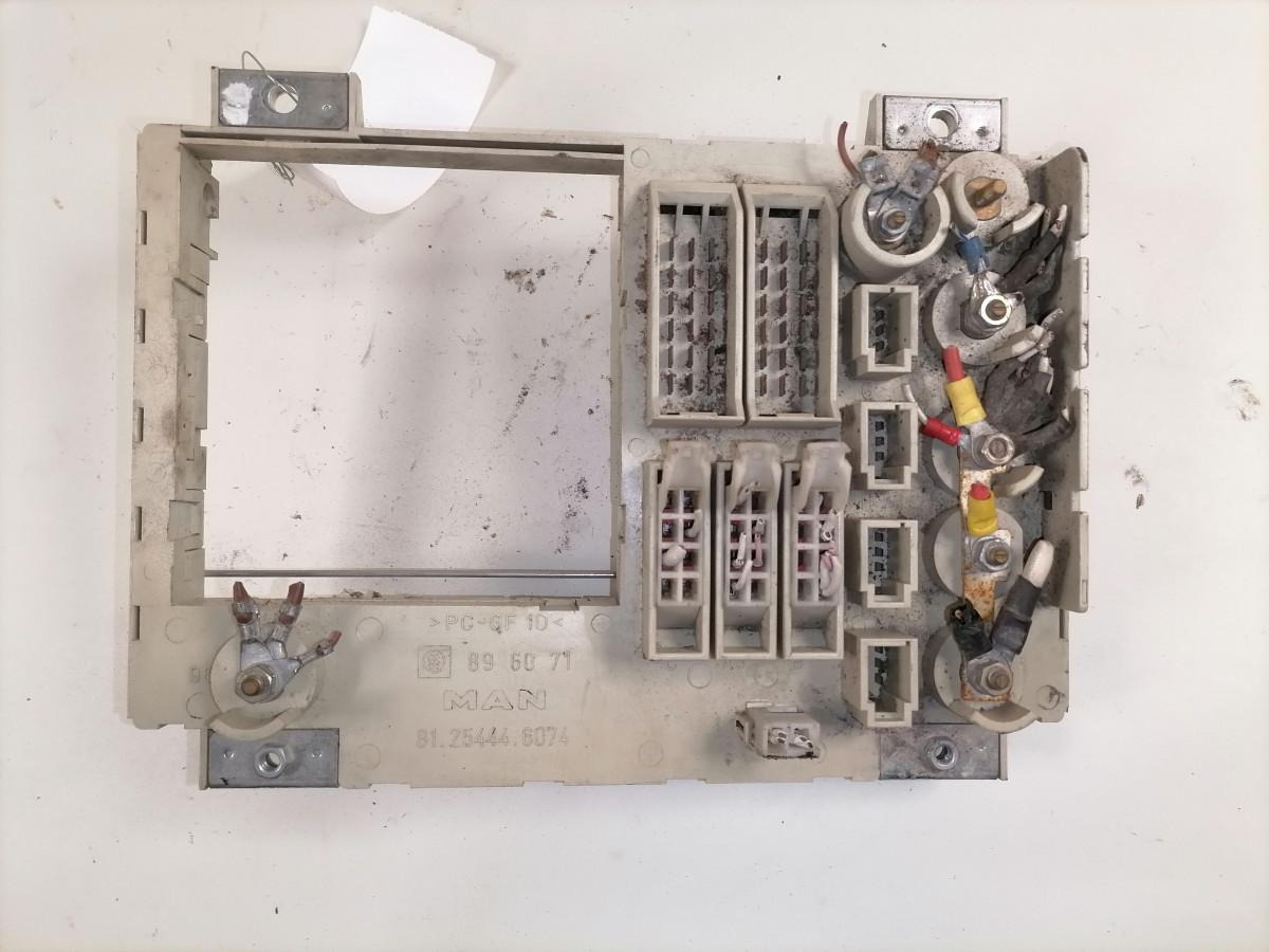 MAN Kaitsmepaneel 81254446074 - Sicherung für LKW: das Bild 4 MAN Kaitsmepaneel 81254446074 - Sicherung für LKW: das Bild 4