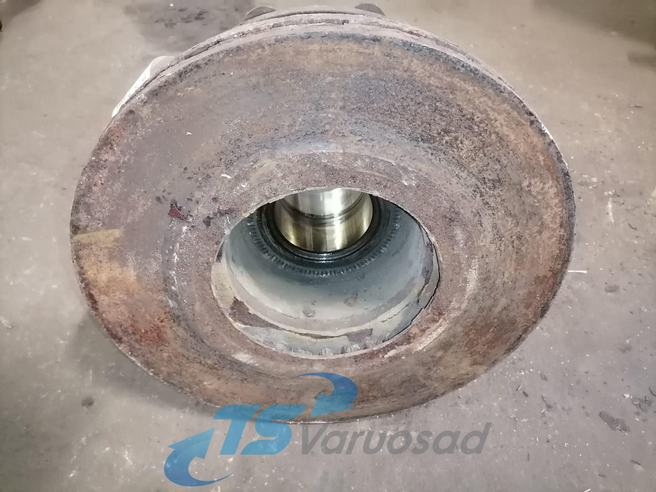MAN Rear axel hub 81357010155 - Radnabe/-lagerung für LKW: das Bild 4 MAN Rear axel hub 81357010155 - Radnabe/-lagerung für LKW: das Bild 4