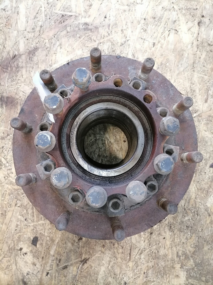 MAN Rear axel hub 81357013155 - Radnabe/-lagerung für LKW: das Bild 2 MAN Rear axel hub 81357013155 - Radnabe/-lagerung für LKW: das Bild 2