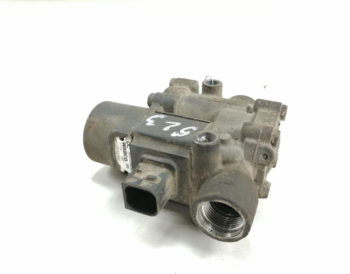 Mercedes-Benz ABS brake valve A0054299244 - Bremsventil für LKW: das Bild 1 Mercedes-Benz ABS brake valve A0054299244 - Bremsventil für LKW: das Bild 1