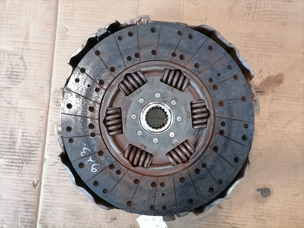 Mercedes-Benz Clutch A0102508804 - Kupplung und Teile für LKW: das Bild 2 Mercedes-Benz Clutch A0102508804 - Kupplung und Teile für LKW: das Bild 2