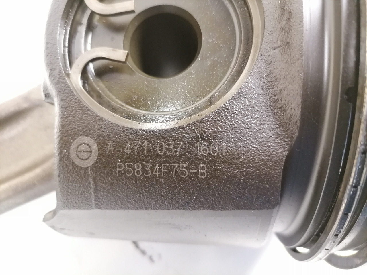 Mercedes-Benz Connecting rod + piston A4710371601 - Kolbe/ Ring/ Laufbuchse für LKW: das Bild 5 Mercedes-Benz Connecting rod + piston A4710371601 - Kolbe/ Ring/ Laufbuchse für LKW: das Bild 5