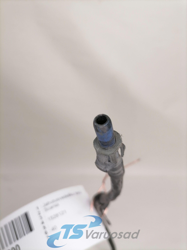 Scania Coolant pipe 1528121 - Kühlsystem für LKW: das Bild 2 Scania Coolant pipe 1528121 - Kühlsystem für LKW: das Bild 2