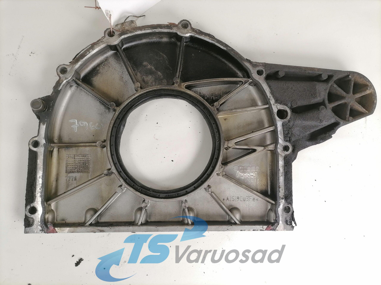 Scania Engine front cover 1892679 - Motor und Teile für LKW: das Bild 2 Scania Engine front cover 1892679 - Motor und Teile für LKW: das Bild 2