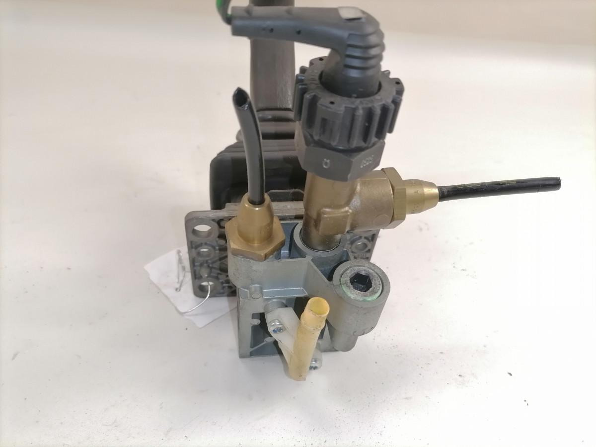 Scania Handbrake control lever 1408332 - Universalteil für LKW: das Bild 4 Scania Handbrake control lever 1408332 - Universalteil für LKW: das Bild 4