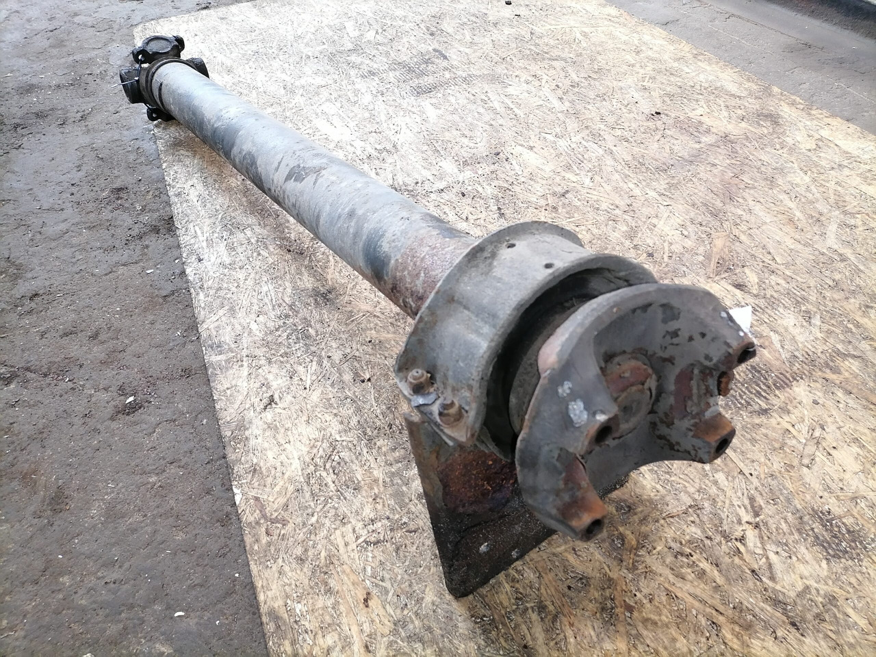 Scania Propeller shaft 1758402 - Kardanwelle für LKW: das Bild 2 Scania Propeller shaft 1758402 - Kardanwelle für LKW: das Bild 2