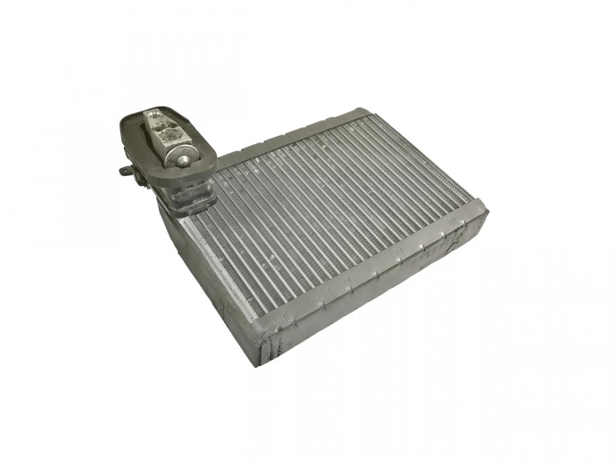 Scania Salongi kliima radiaator 2879041 - Universalteil für LKW: das Bild 1 Scania Salongi kliima radiaator 2879041 - Universalteil für LKW: das Bild 1