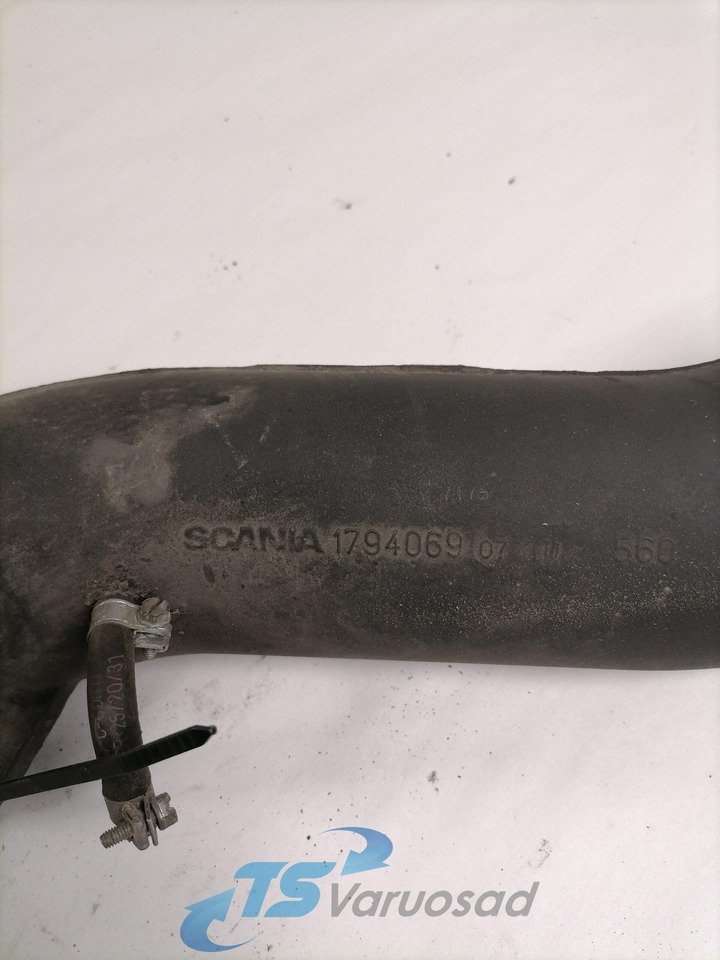 Scania intercooler pipe 1794069 - Interkühler für LKW: das Bild 2 Scania intercooler pipe 1794069 - Interkühler für LKW: das Bild 2