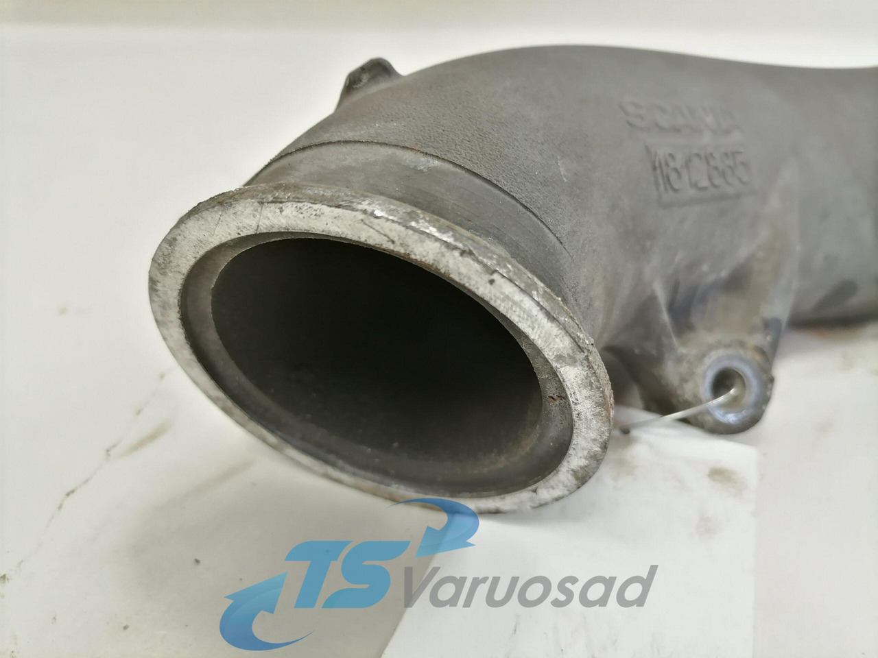 Scania intercooler pipe 1812885 - Interkühler für LKW: das Bild 4 Scania intercooler pipe 1812885 - Interkühler für LKW: das Bild 4