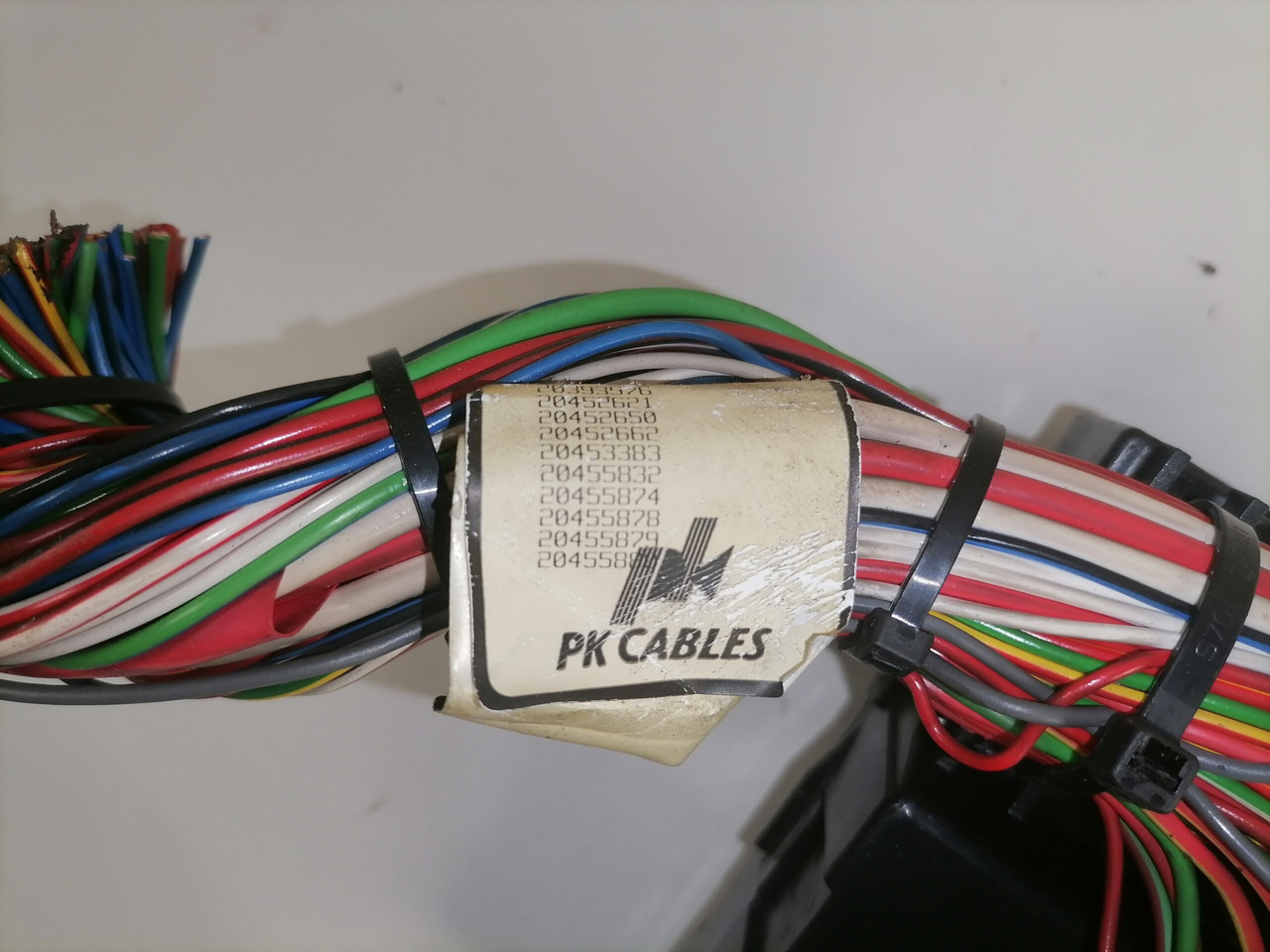 Volvo Central electric unit 20429914 - Sicherung für LKW: das Bild 4 Volvo Central electric unit 20429914 - Sicherung für LKW: das Bild 4